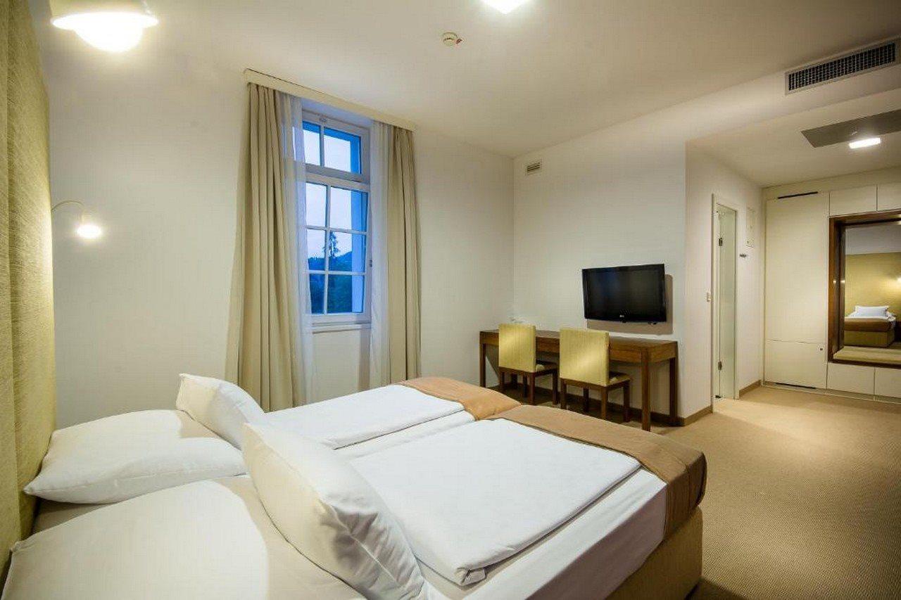 Rimske Terme - Hotel Zdraviliski Dvor ริมสเกตอปลิตเซ ภายนอก รูปภาพ