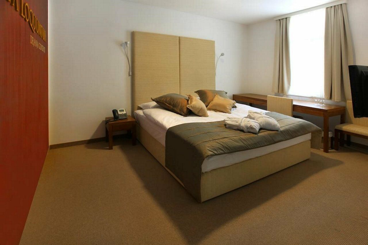 Rimske Terme - Hotel Zdraviliski Dvor ริมสเกตอปลิตเซ ภายนอก รูปภาพ